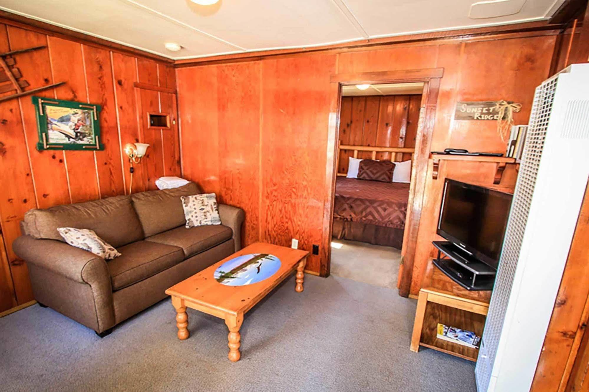 Shore Acres Lodge บิ๊กแบร์เลค ภายนอก รูปภาพ